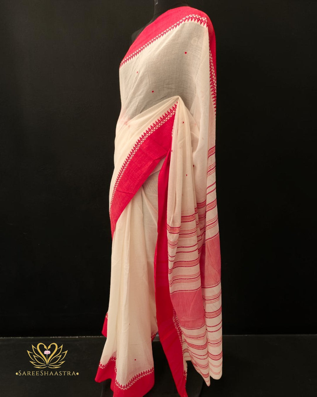 Traditional Bengal Handloom Saree with Red Border & Buti Motifs