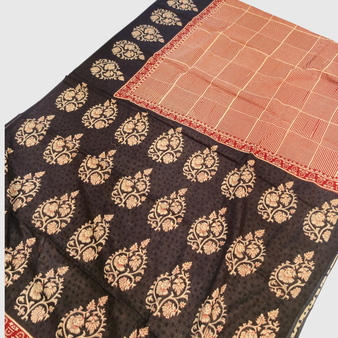 Floral Noir — Screen Printed Mul Cotton Saree